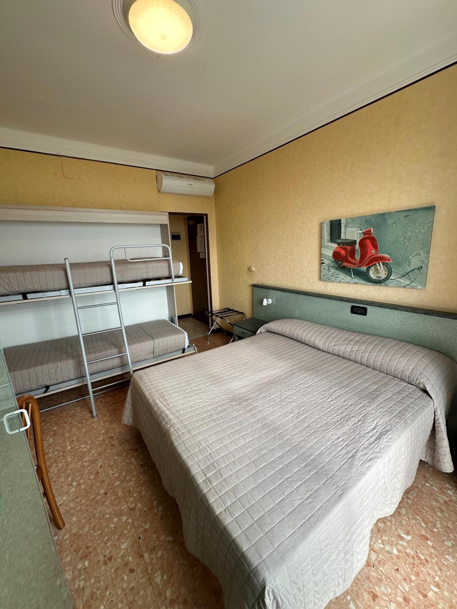 Hotel Svizzera Arma di Taggia Bagian luar foto