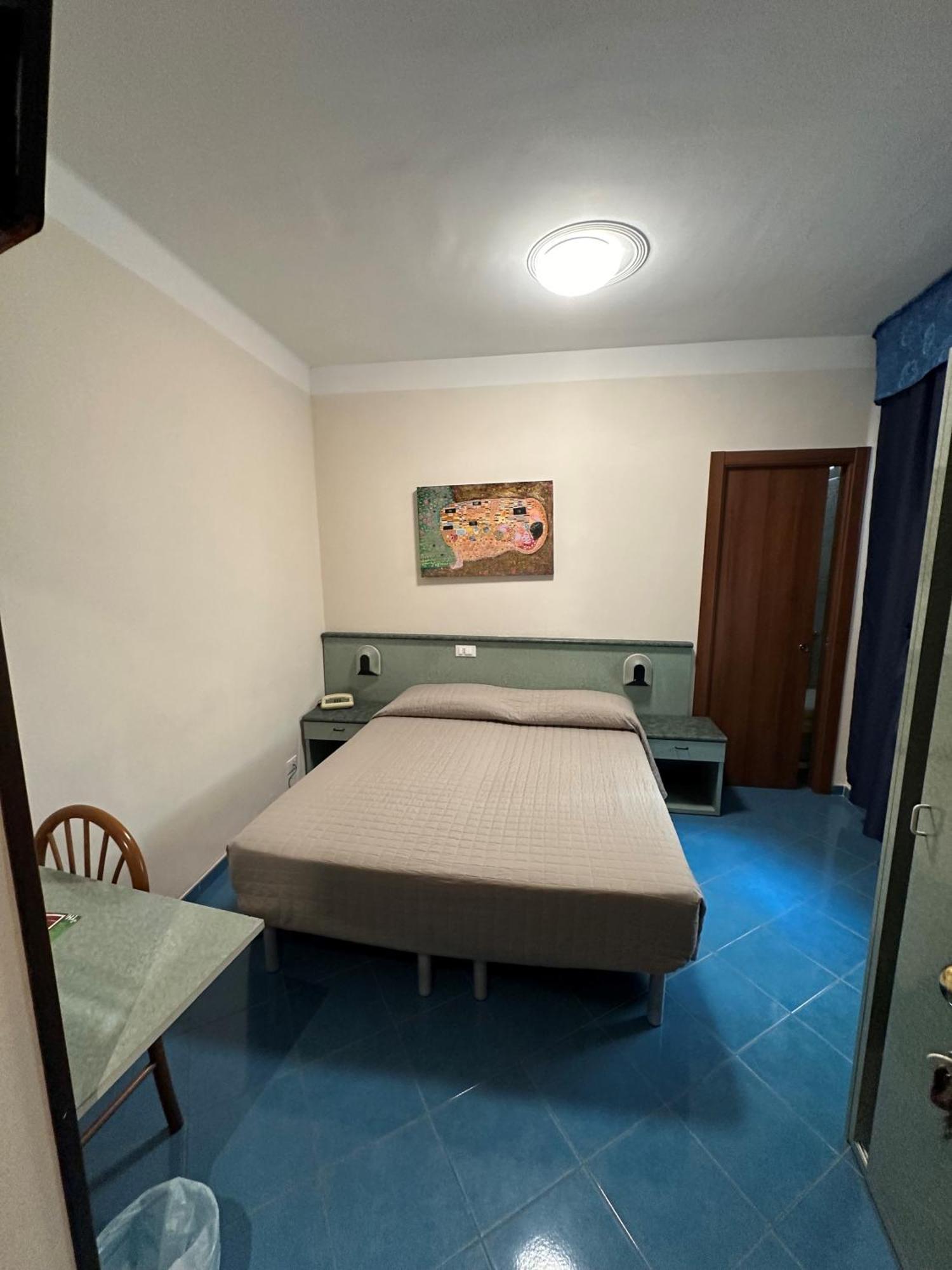 Hotel Svizzera Arma di Taggia Bagian luar foto