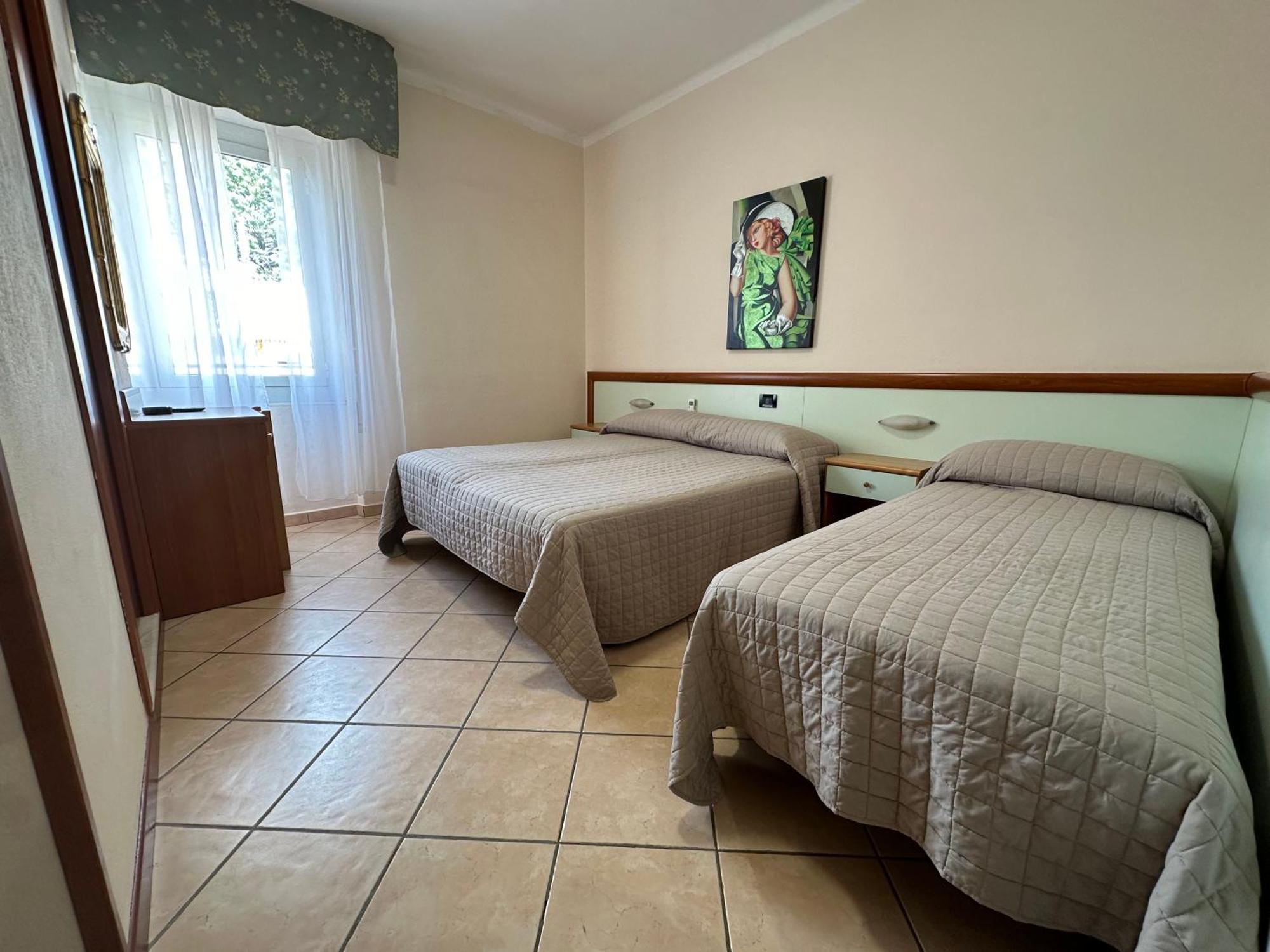 Hotel Svizzera Arma di Taggia Bagian luar foto